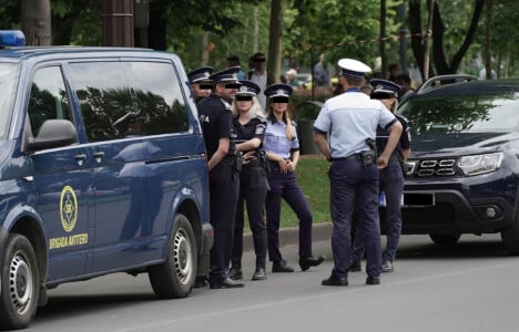 Elevi din Brașov, acuzați că au răpit o colegă și au violat-o la cabană, în ...