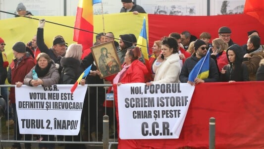 Călin Georgescu i-a chemat la București să protesteze în numele lui, iar el ...