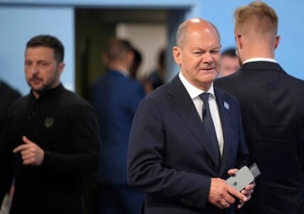 Olaf Scholz pregătește un plan de pace care poate include cedări ...