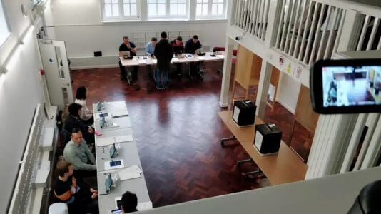 Câți români au votat în primele 20 de minute după deschiderea urnelor