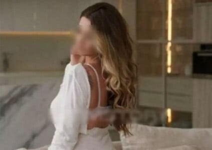 Deputat căsătorit, filmat în birou în companiei Dianei, o escortă de lux. ...