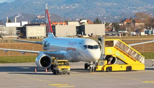 Un însoțitor de zbor din avionul care a decolat de la București și a ...