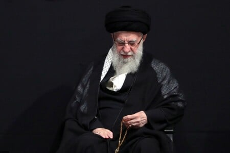 Liderul suprem al Iranului, Ali Khamenei, a ordonat atacarea Israelului, ...