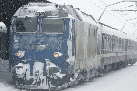 Șefii CFR Călători și-au crescut indemnizațiile în austeritate. Trenurile ...