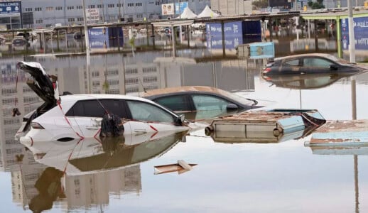 Un român a supraviețuit 10 ore urcat pe duba unui șofer, rugându-se să nu ...