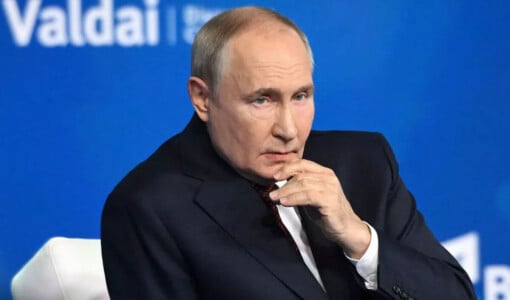 Vladimir Putin are un plan de împărțire a Ucrainei care implică România și ...