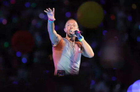 VIDEO. Apariție-surpriză pe scenă, la concertul Coldplay de la București. ...