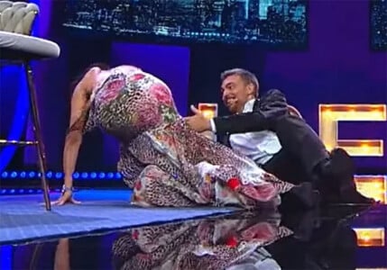 VIDEO. Ramona Bădescu a căzut pe scena „iUmor”, după ce l-a sărutat pe ...