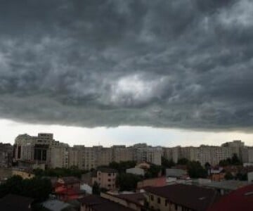 Furtuna Ashley traversează Europa şi ajunge şi în România. Temperaturile ...