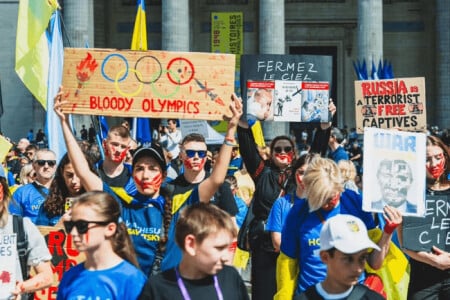 Jocurile Olimpice 2024. Marș la Paris pentru sportivii ucraineni care au ...