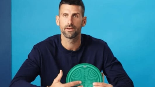 Un disc verde miraculos promite să ia durerea de stomac cu mâna. Djokovic ...