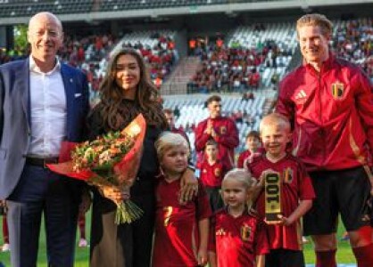 Moment special înainte de Belgia - Muntenegru » Kevin De Bruyne, premiat ...