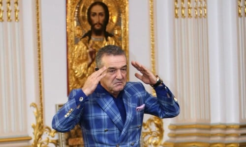 Becali a sărit să-şi bată un fotbalist din lot: "I-am spus că nu ştie ...