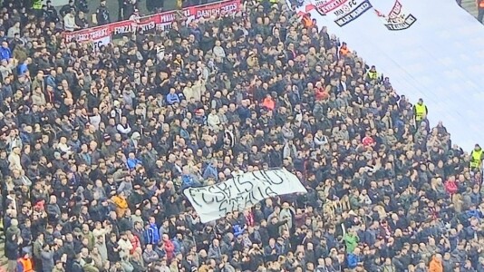 I-au "înţepat" pe Arena Naţională! Ce a apărut printre fanii lui Manchester ...